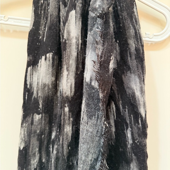 Black and White Abstract Scarf - Picture 1 of 2
